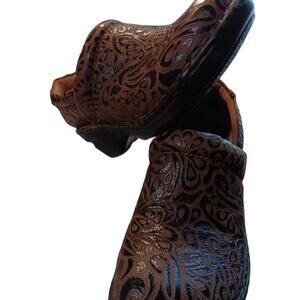 Born Concepts Peggy Clog Women's Size 8 Tooled Brown Leather Boho